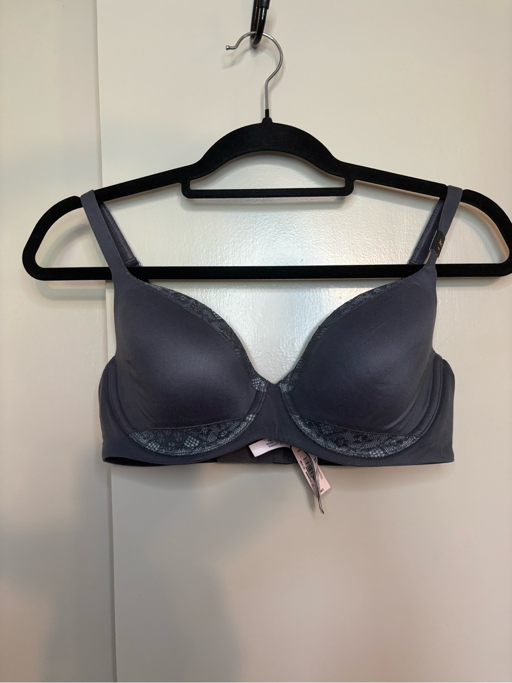 Victoria's Secret NWT 36C Molded T-Shirt Bra in Charcoal